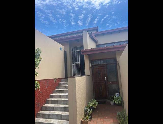 2 BEDROOM DUPLEX FOR SALE IN WOODHAVEN